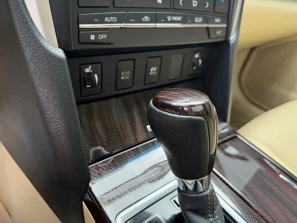 Toyota Camry — миниатюра 15