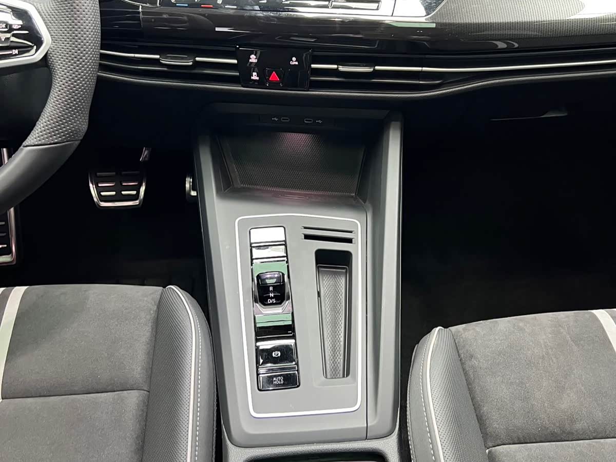Volkswagen Golf 1.4 л 2022 г. Чёрный, пробег 31000 км