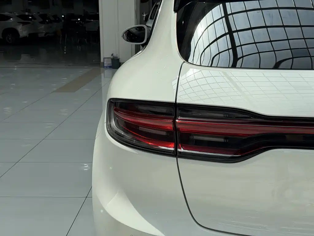Porsche Macan — миниатюра 16