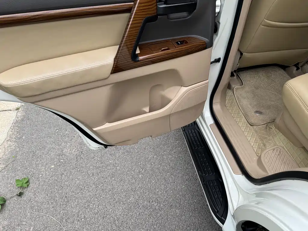 Toyota Land Cruiser — миниатюра 13