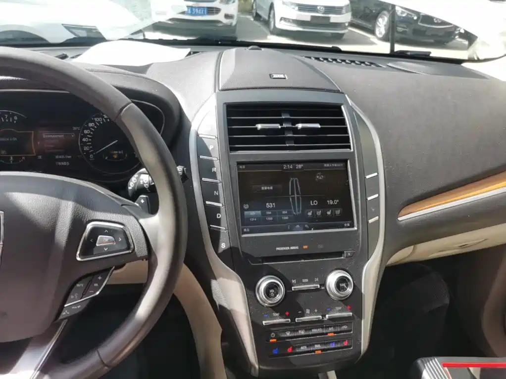 Lincoln MKC — миниатюра 13