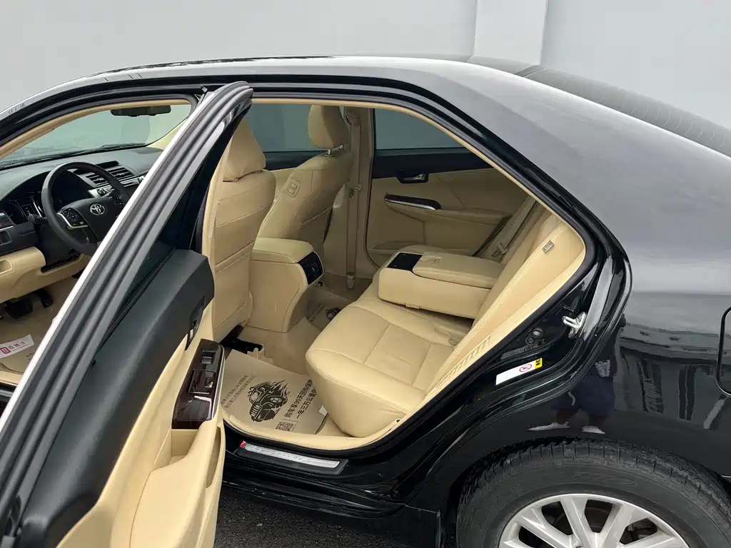 Toyota Camry — миниатюра 7