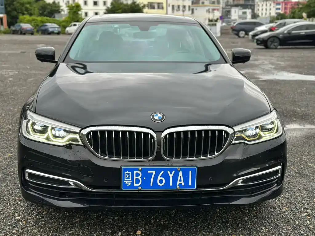 BMW 5 Series — миниатюра 2