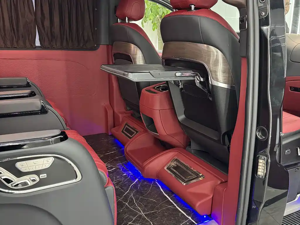 Mercedes-Benz Vito 2018 2.0T Elite 7 мест V
