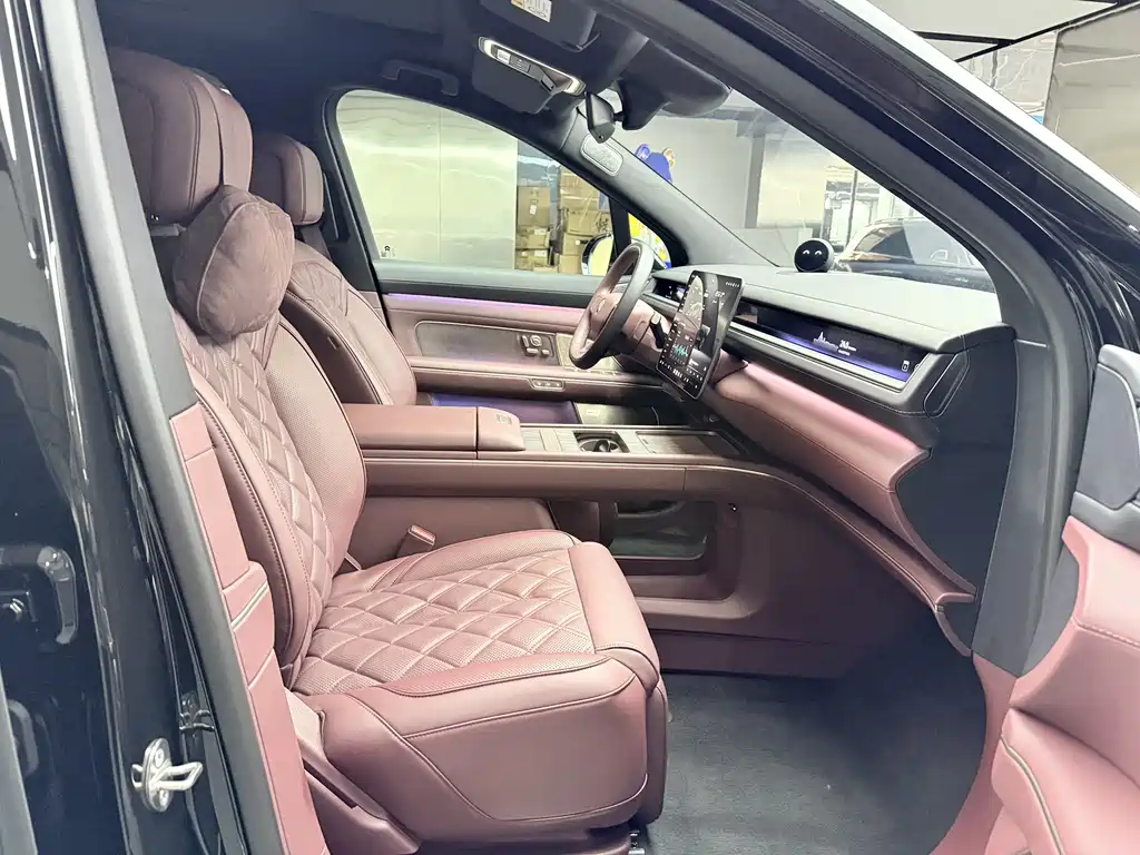 NIO ES8 2026 мест Executive Luxury