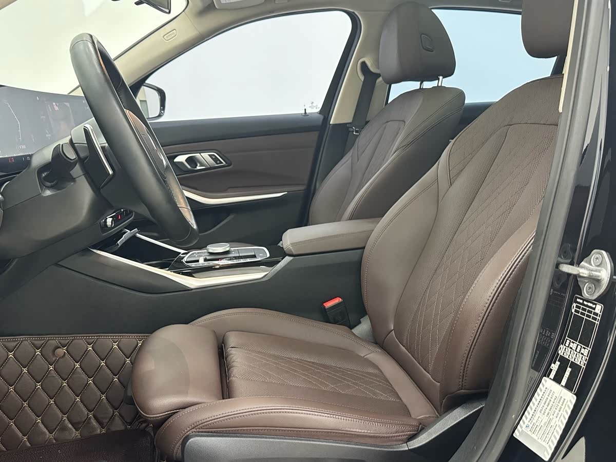 BMW 3 Series 2.0 л 2023 г. Чёрный, пробег 33000 км