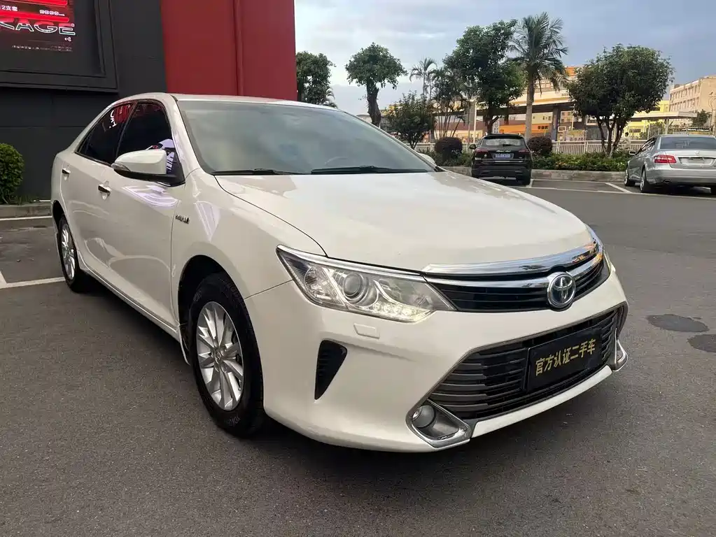 Toyota Camry — миниатюра 3