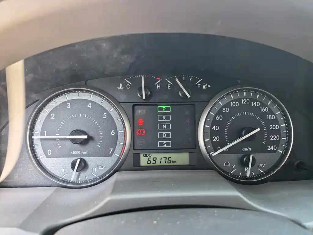 Toyota Land Cruiser 4.0L Auto VX, фото 8
