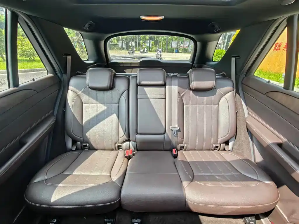 Mercedes-Benz GLE (Import) — миниатюра 16