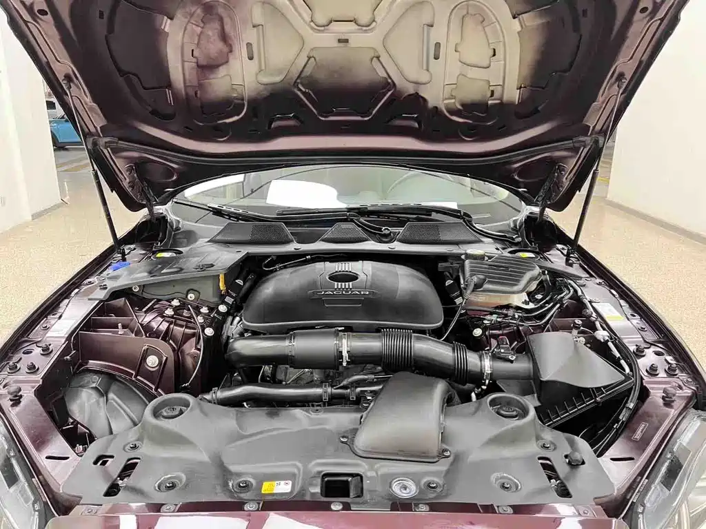 Jaguar XJ — миниатюра 27