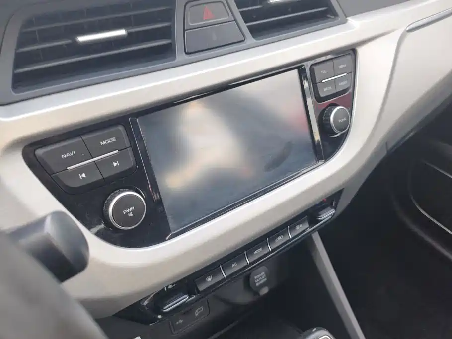 Geely Vision X3 — миниатюра 13