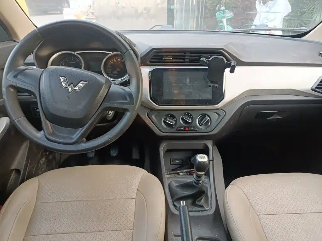 Wuling Hongguang — миниатюра 10