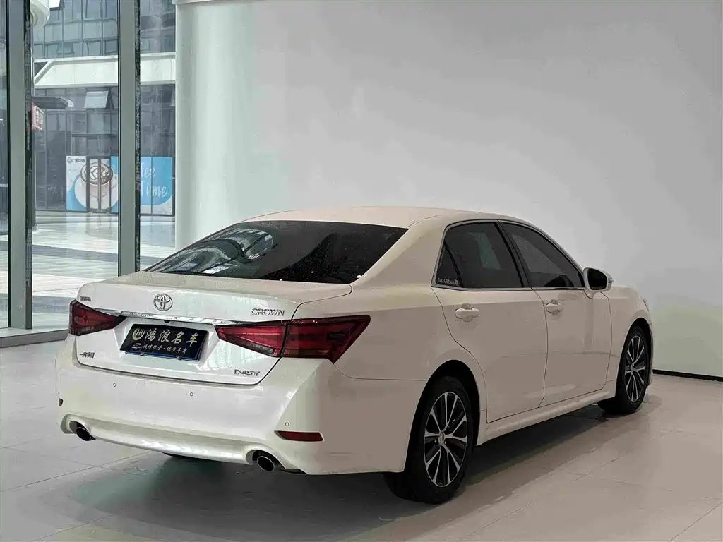 Toyota Crown — миниатюра 6