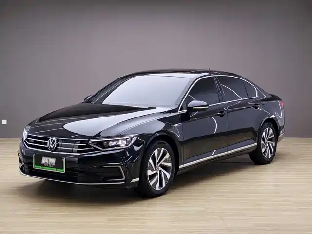 VOLKSWAGEN MAGOTAN GTE PLUG IN HYBRID 2023