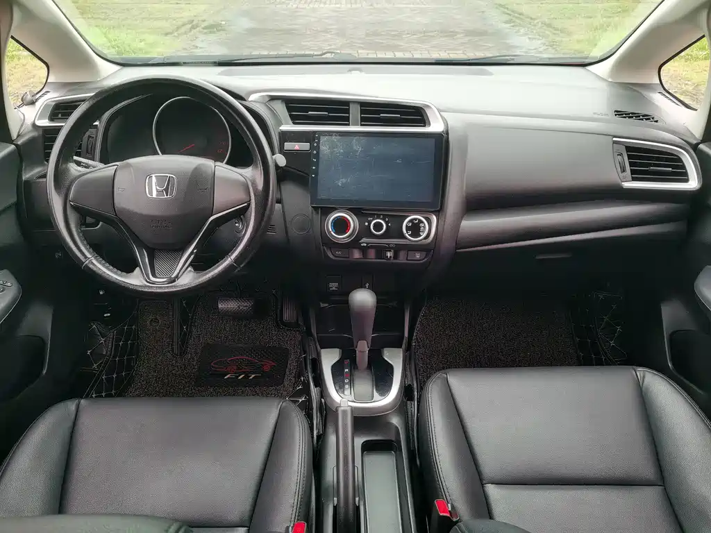 Honda Fit — миниатюра 8