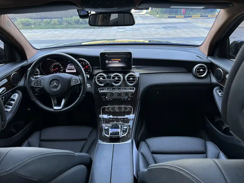 Mercedes-Benz GLC 2016 GLC 260 4MATIC Luxury