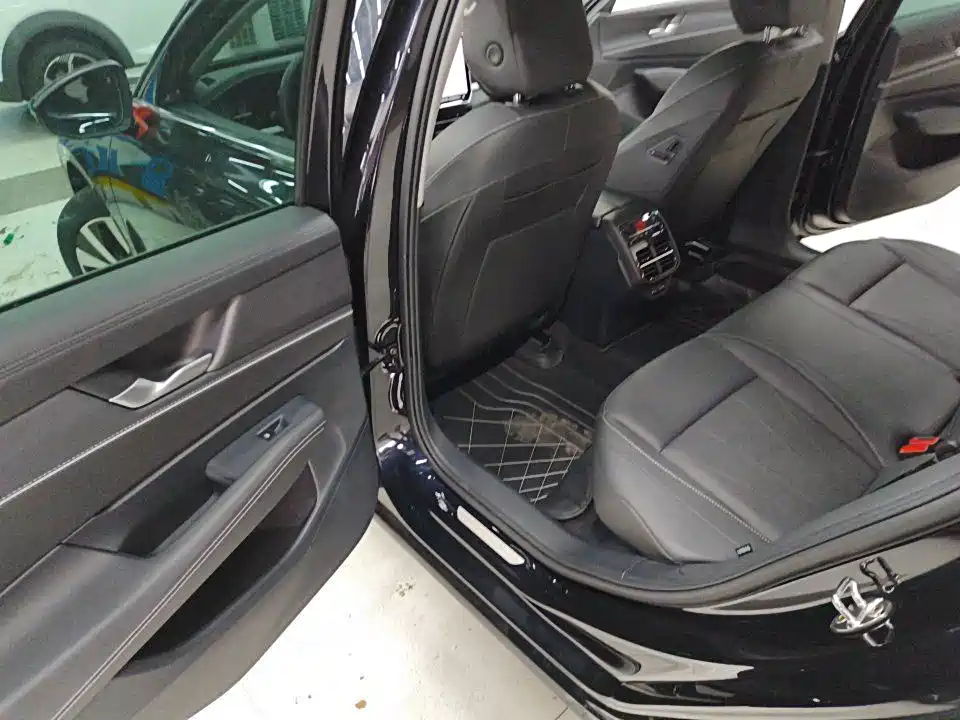Volkswagen Passat — миниатюра 4