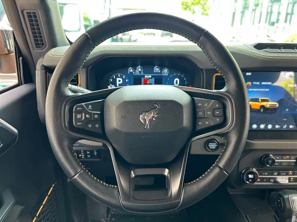 Ford Bronco — миниатюра 16