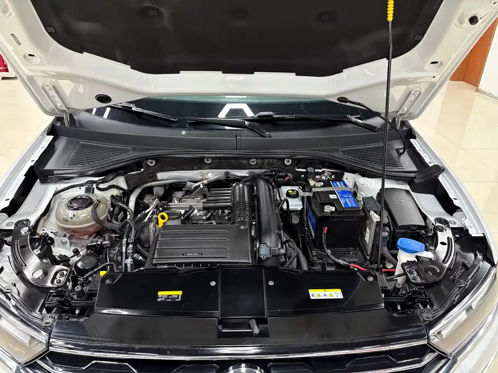 VOLKSWAGEN T ROC EXPLORING SONGS