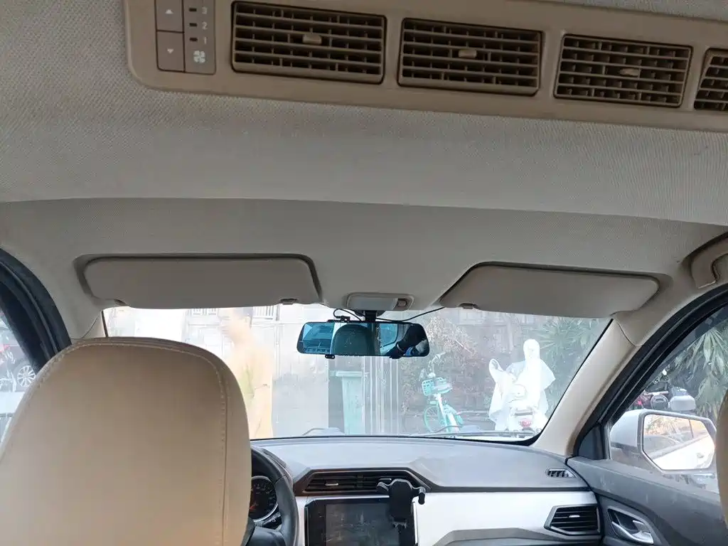 Wuling Hongguang — миниатюра 19