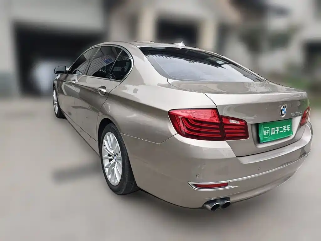 BMW 5 Series — миниатюра 4