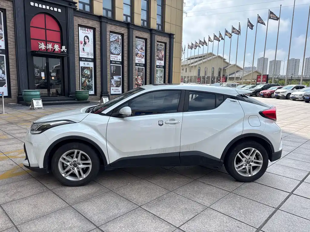Toyota C-HR — миниатюра 2