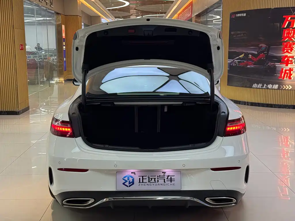 Mercedes-Benz E-Class (Import) — миниатюра 19