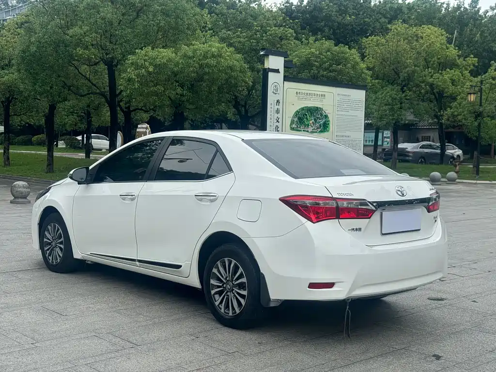 Toyota Corolla — миниатюра 13