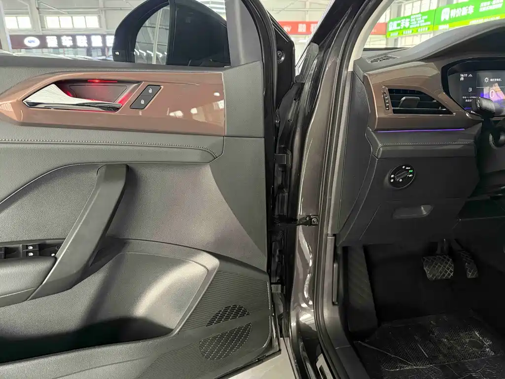 Volkswagen Tharu 2022 280TSI Luxury
