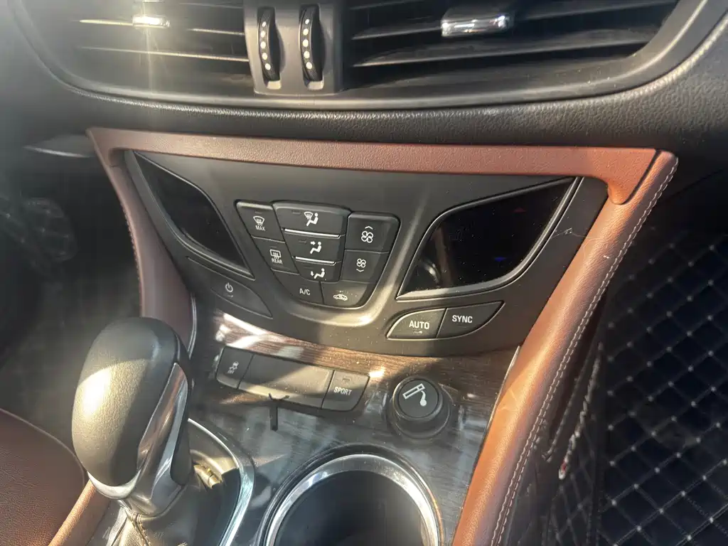 Buick Envision Plus — миниатюра 4