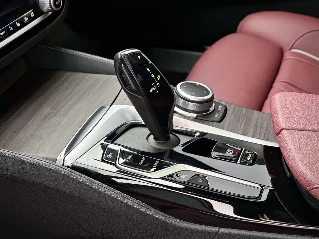 BMW 5 Series — миниатюра 8
