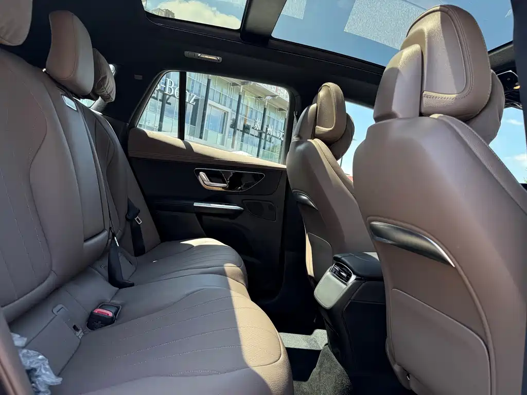 Mercedes-Benz EQE SUV — миниатюра 14