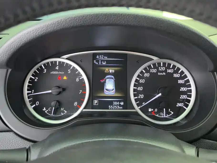 Nissan Tiida — миниатюра 14