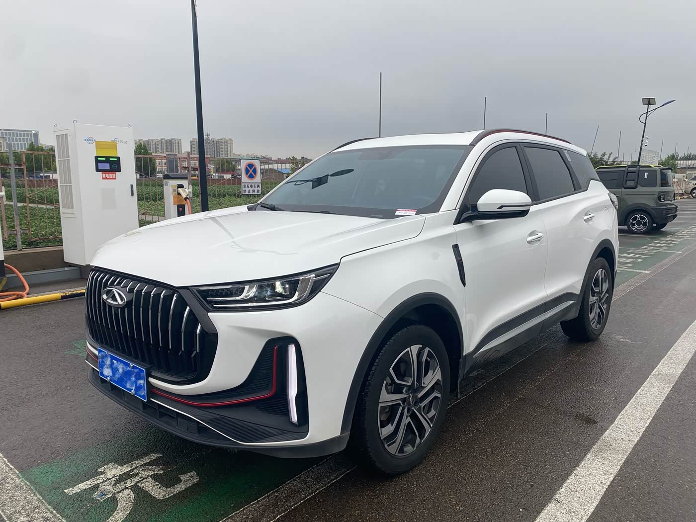 CHERY Tiggo 7 PLUS 1.5 л 2023 г. Белый, пробег 20000 км