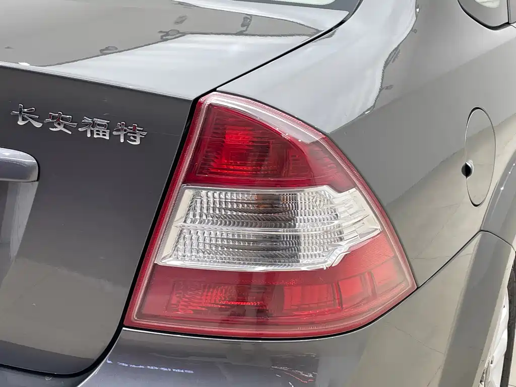 Ford Focus — миниатюра 8