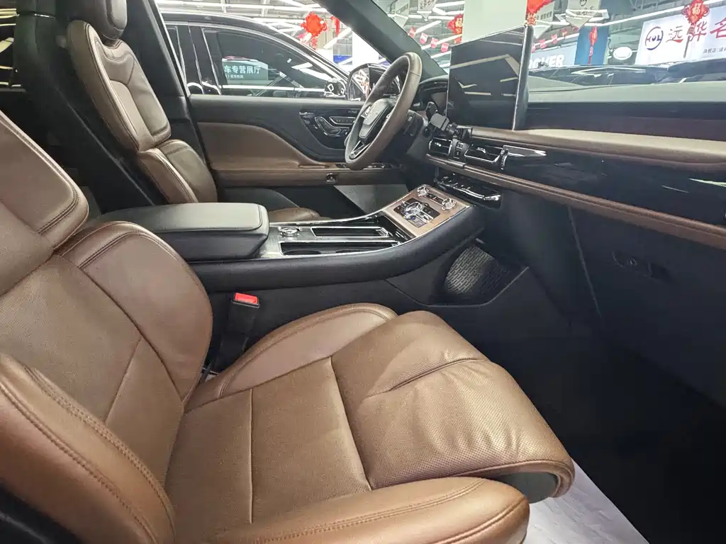 Lincoln Aviator — миниатюра 5