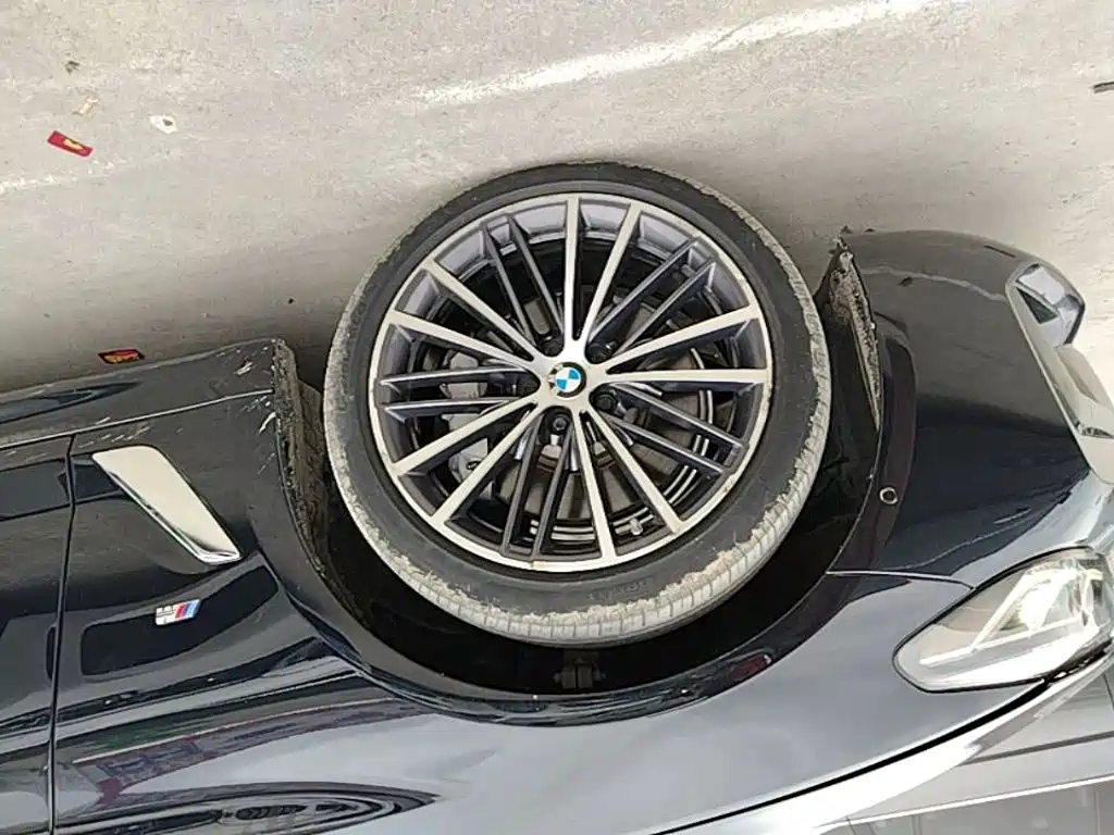 BMW 5 Series — миниатюра 23