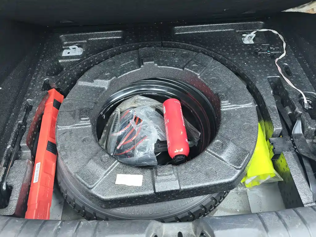 Geely Emgrand S - фото 23
