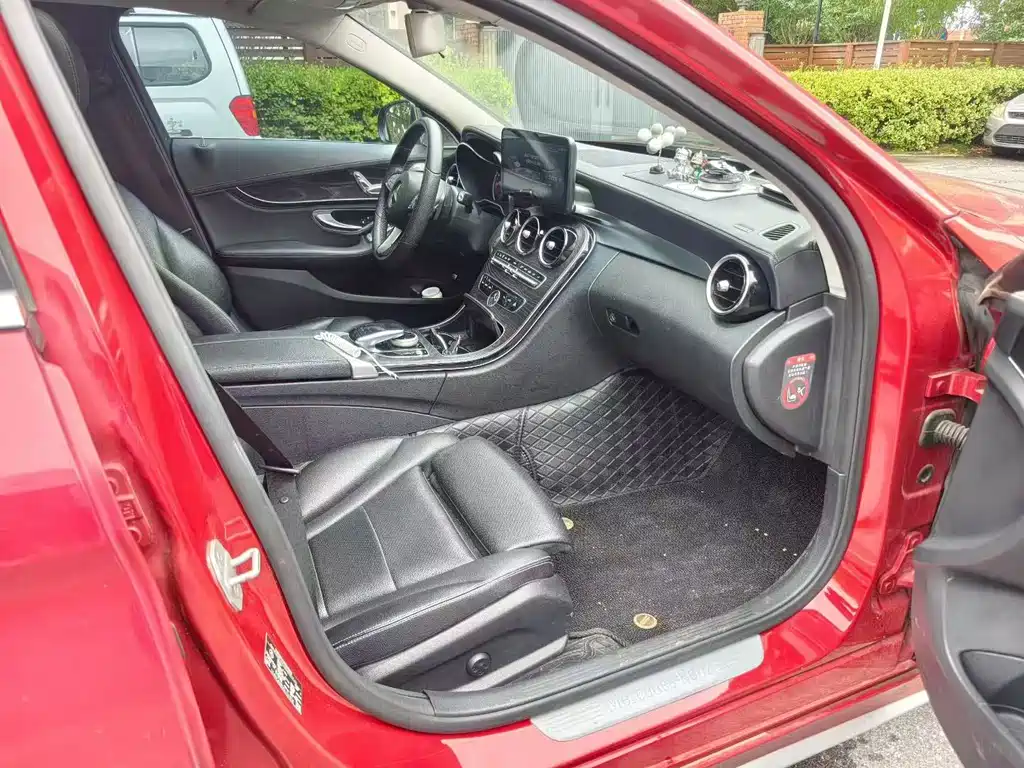 Mercedes-Benz C-Class — миниатюра 5