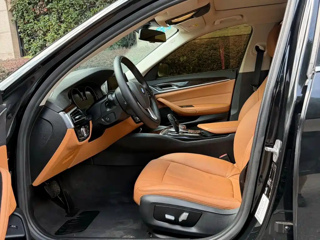 BMW 5 Series — миниатюра 23