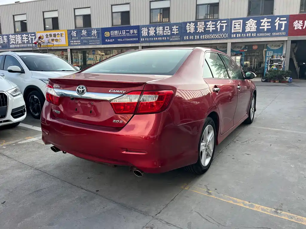 Toyota Camry — миниатюра 7