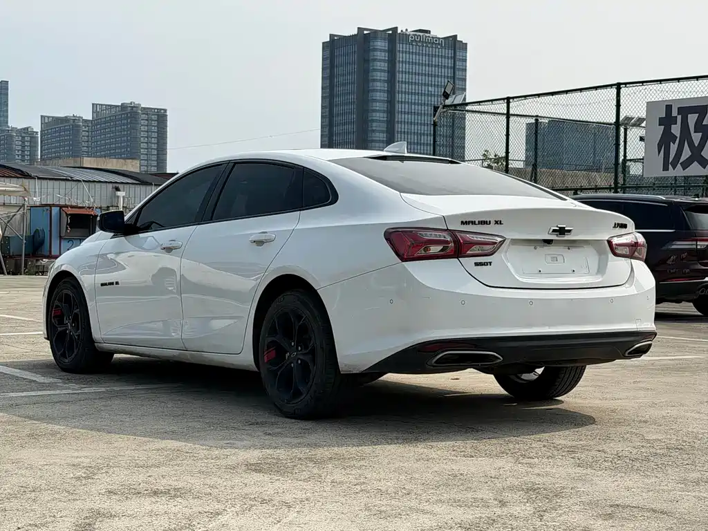 Chevrolet Malibu XL — миниатюра 12