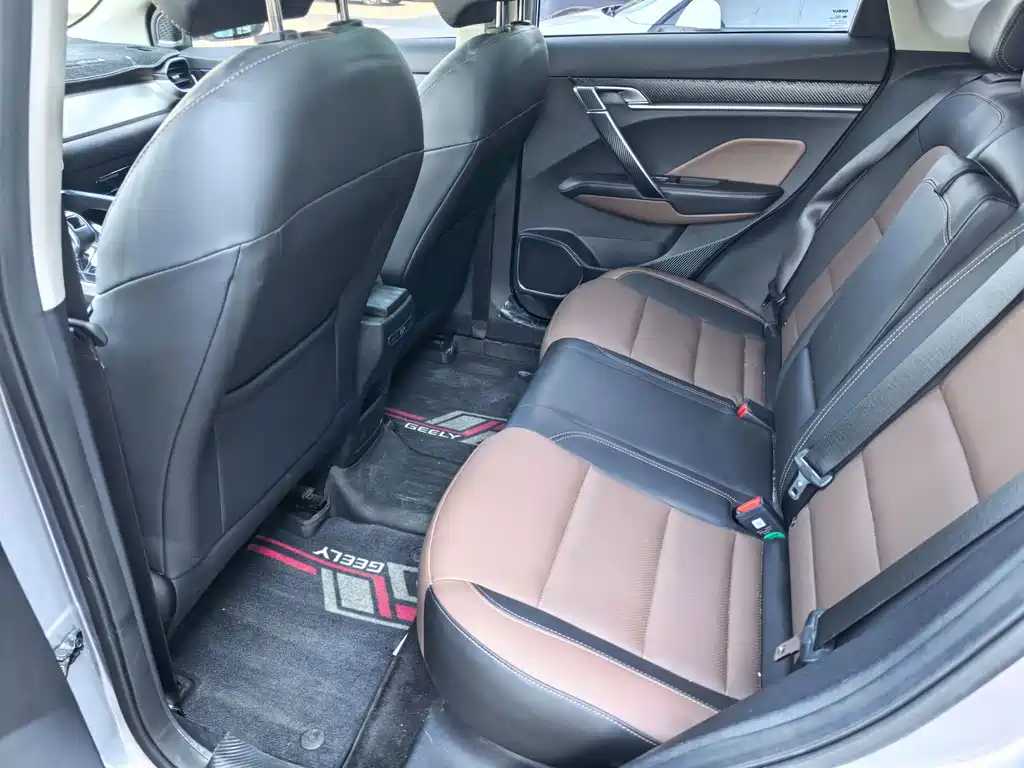 Geely Binyue — миниатюра 9