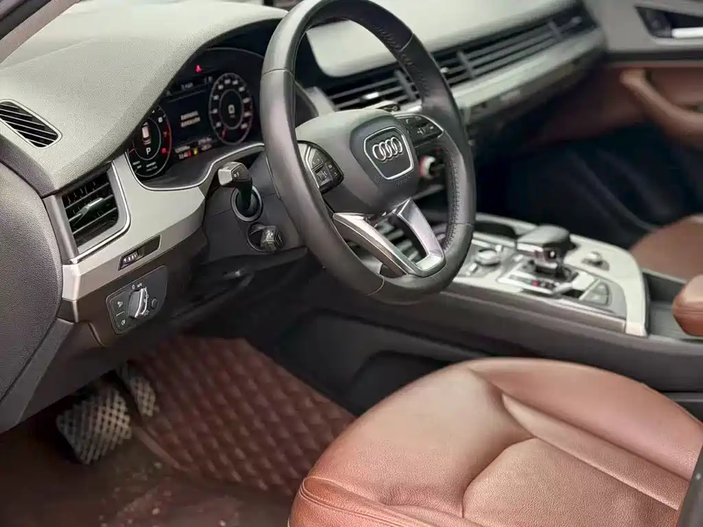 Audi Q7 — миниатюра 6