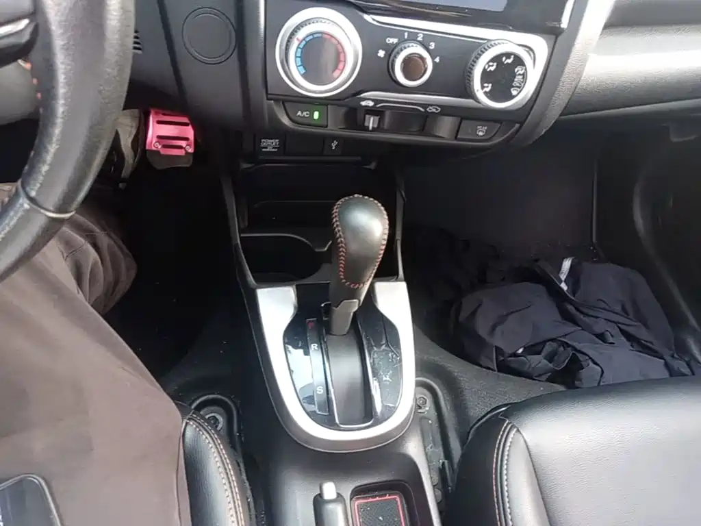Honda Fit — миниатюра 14