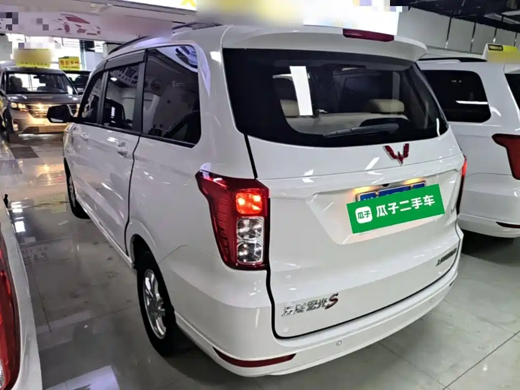 Wuling Hongguang — миниатюра 5