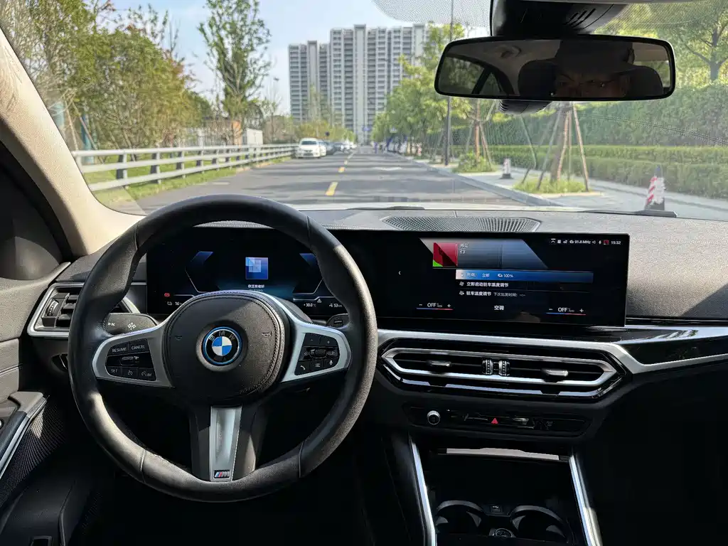 BMW i3 — миниатюра 17