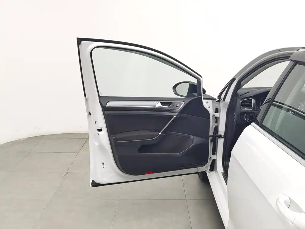 Volkswagen Golf — миниатюра 8