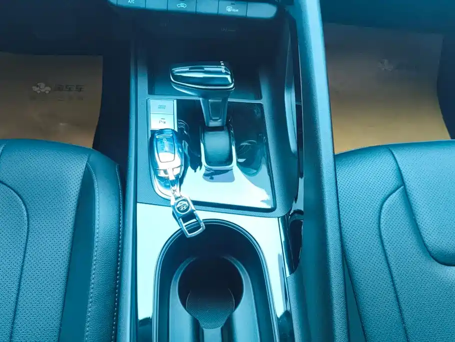Hyundai Elantra — миниатюра 16