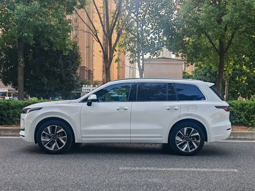 Li Auto Li ONE — миниатюра 4